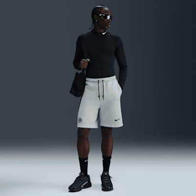 Inter Milan Tech Men's Nike Football Fleece Shorts. Nike ZA